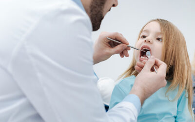 Hoe ziet de behandeling van tandbederf bij een peuter eruit?